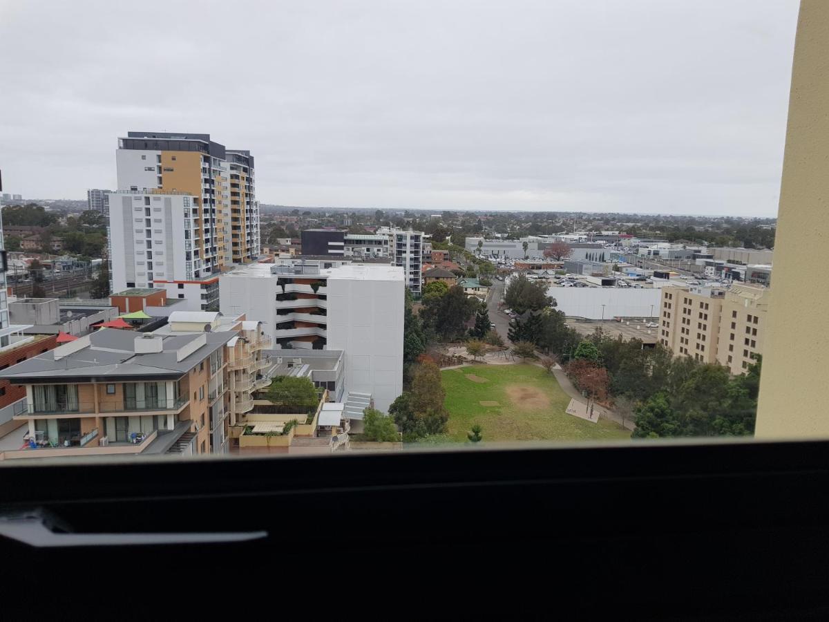 Parramatta Hotel Apartment Sydney Exterior foto